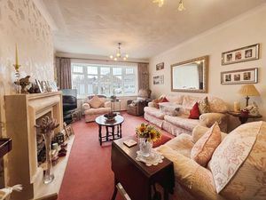 Living room- click for photo gallery